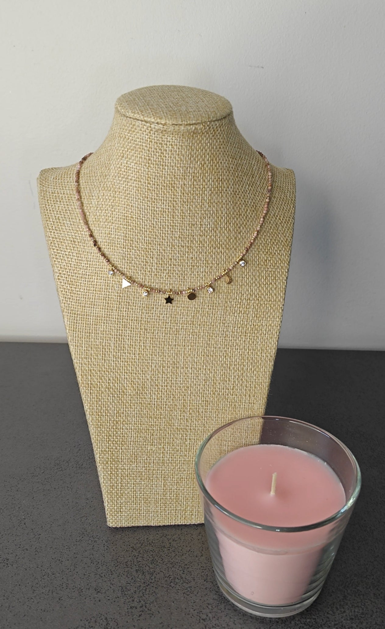 Collier rhodolite rose