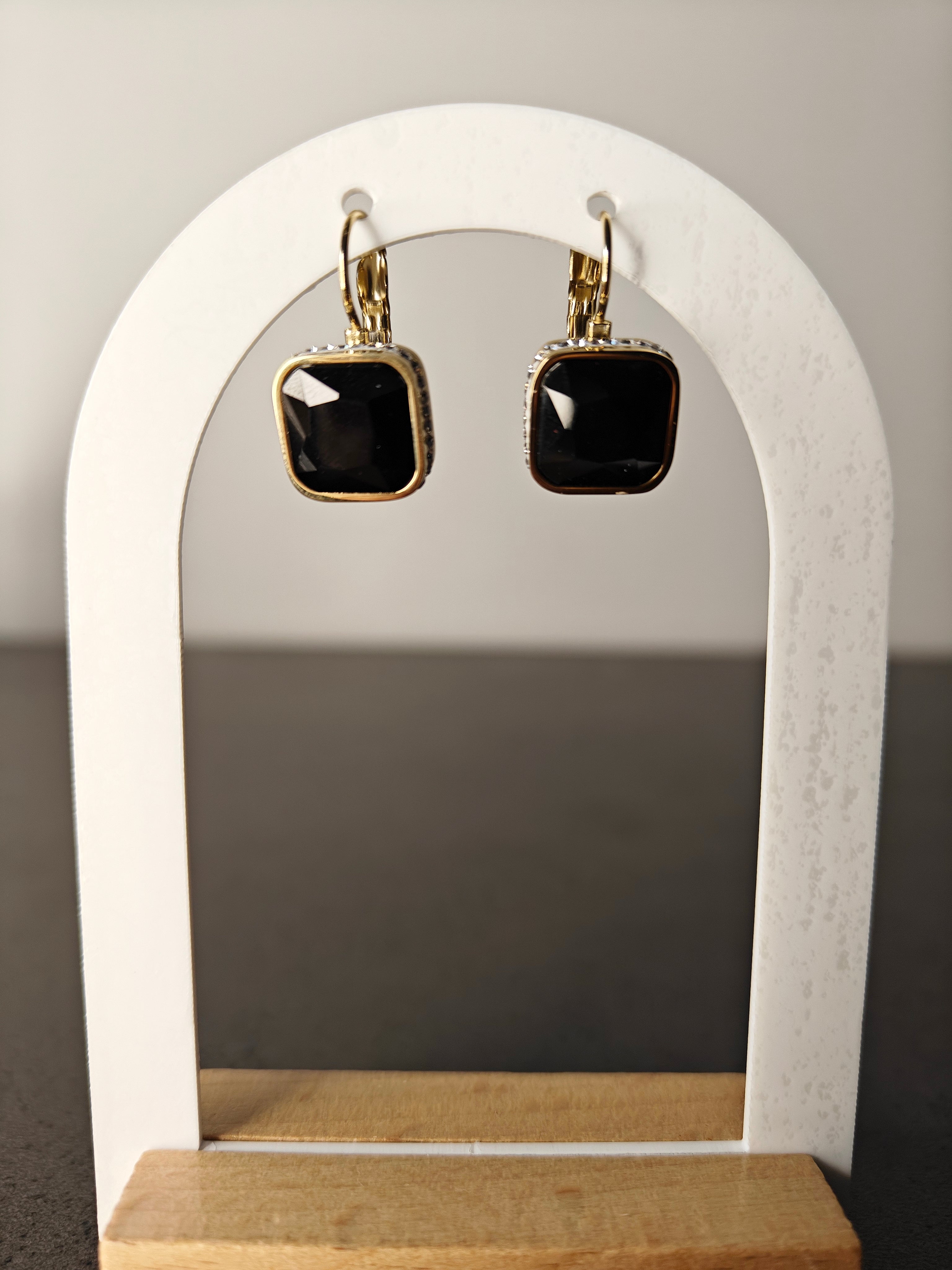 Boucles d'oreilles carrées noires