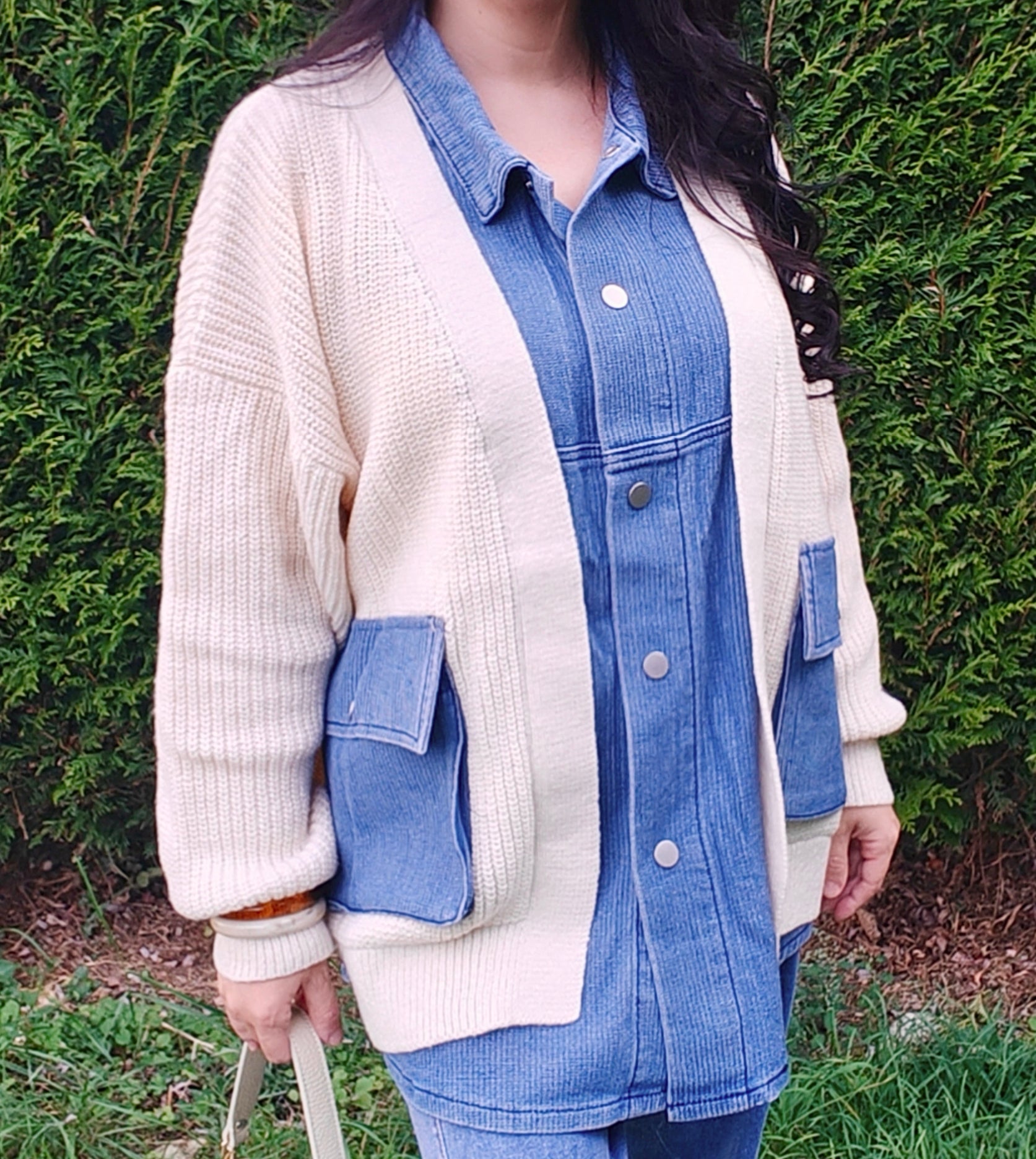 Gilet en maille beige et bleu jean