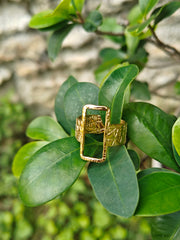 Bague dorée rectangle