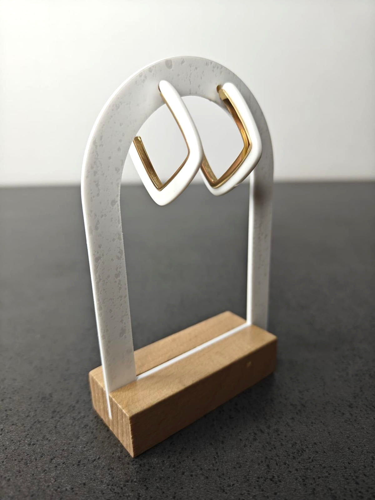 Boucles d'oreilles email blanc