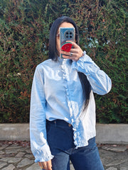 Chemise à volants bleu ciel