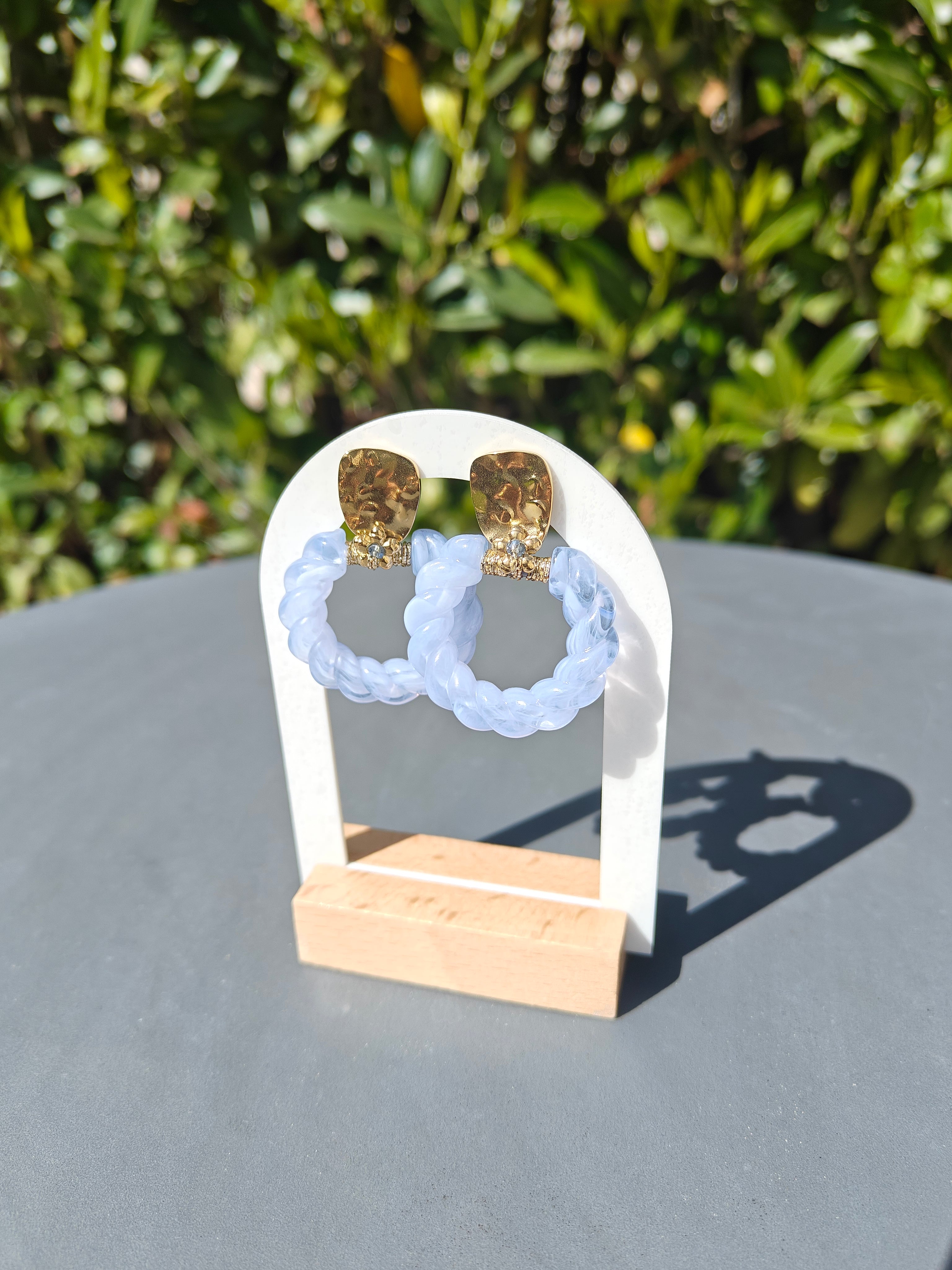 Boucles d'oreilles torsade bleue