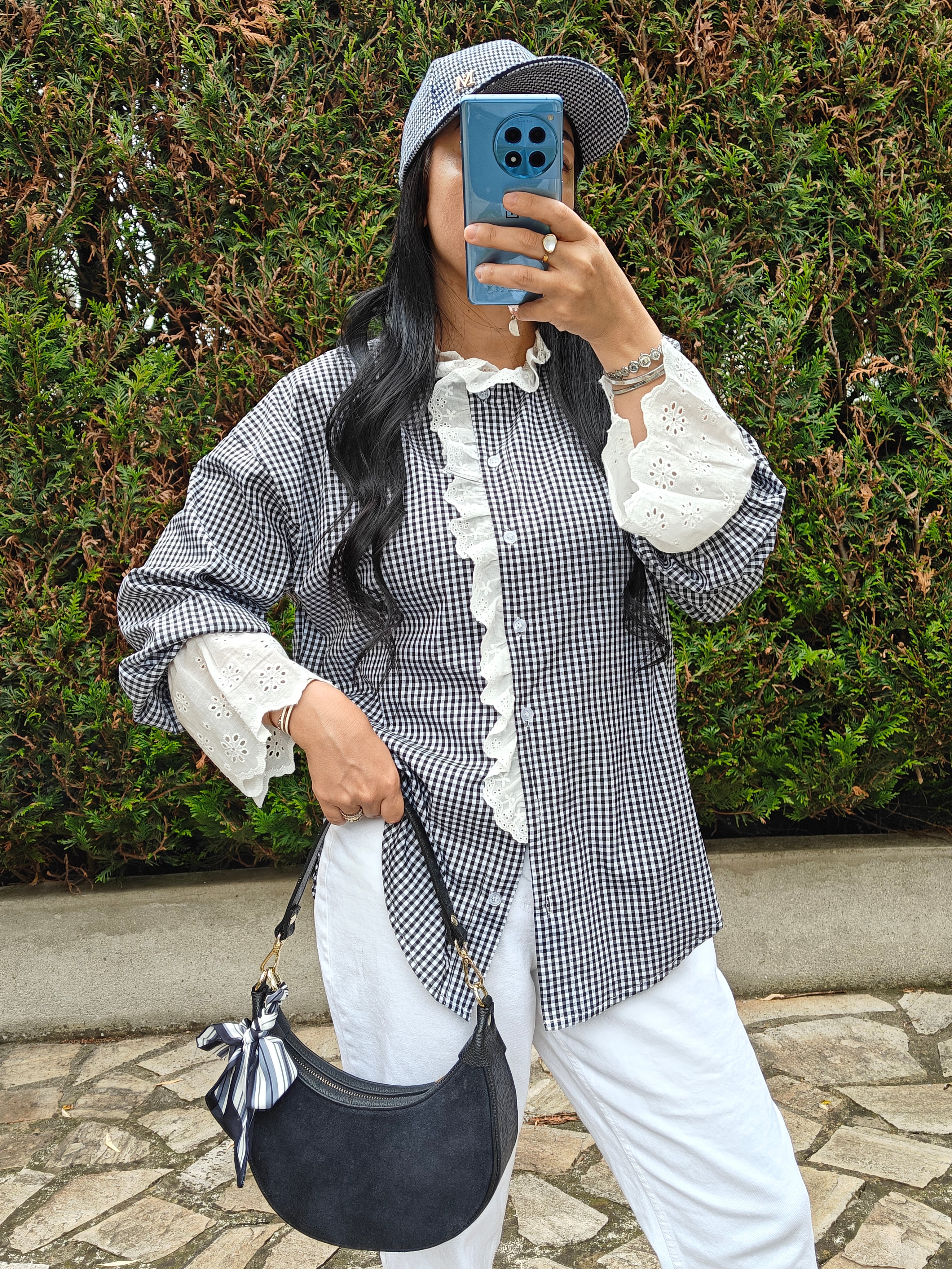 Chemise vichy et broderie